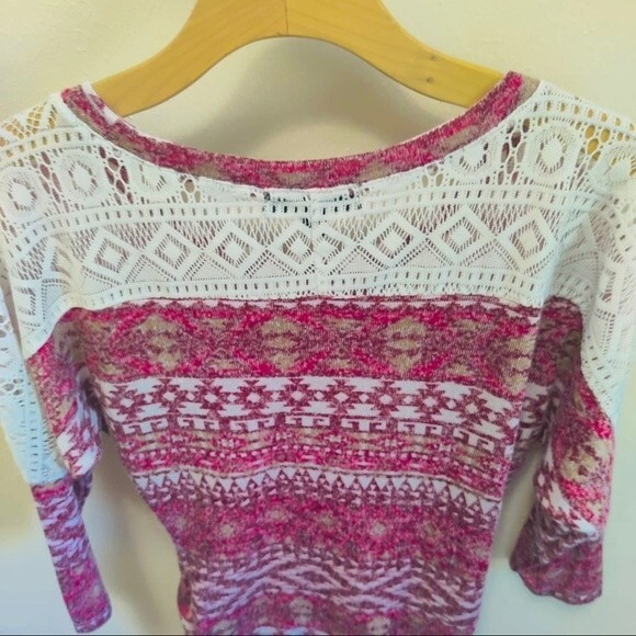 Almost Famous 3/4 Drop Shoulder Sleeve White Lace Shoulders Ruched Side Sz Large - Picture 9 of 9